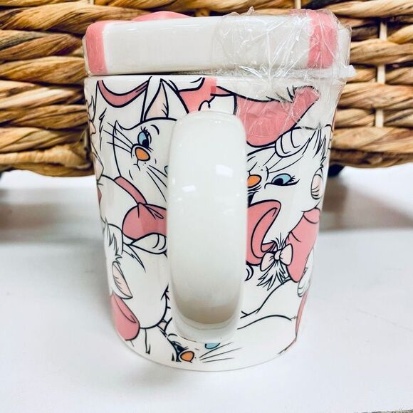 NWT Disney The Aristocats Marie
White Pink Ceramic with pink bow topper lid Mug - Picture 7 of 11
